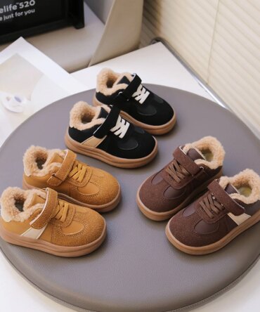 Boys' plush sports shoes winter girls' soft soled anti slip walking shoes, children's casual versatile cotton shoes