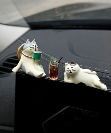 Cute Car Interior Decoration Ornaments Mini Cat Action Figure Auto Dashboard Rearview Mirror Decoration Car Accessories
