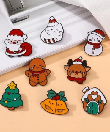 8pcs Cute Cartoon Christmas Day Enamel Brooch Creative Santa Claus Snowman Tree Lapel Pin Badge Backpack Clothing Accessories