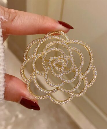 Classic Lady Crystal Folower Brooch Pin Exquisite High-end Women Men Fashion Delixate Shining Badges