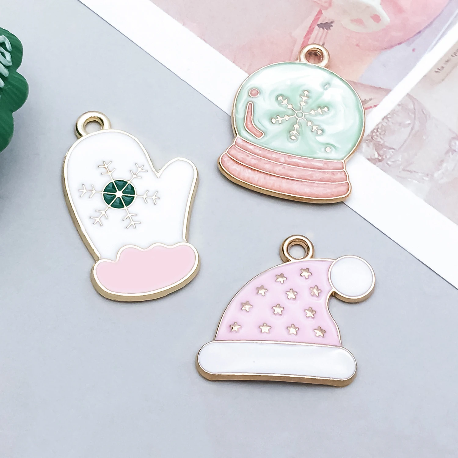 5/20pcs Alloy enamel powder white Christmas Pendant Jewelry Making DIY Keychain Earrings Charms for Jewelry Bracelets Necklace - Image 3