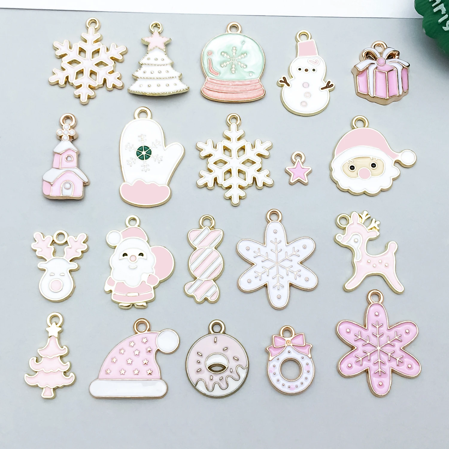 5/20pcs Alloy enamel powder white Christmas Pendant Jewelry Making DIY Keychain Earrings Charms for Jewelry Bracelets Necklace