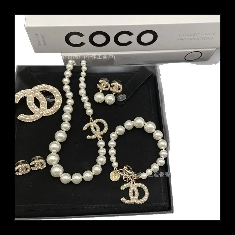 Diamond Stud Earrings, Pearl Necklace, Double Women's Fashion Brooch, Bracelet Set Series - Image 5