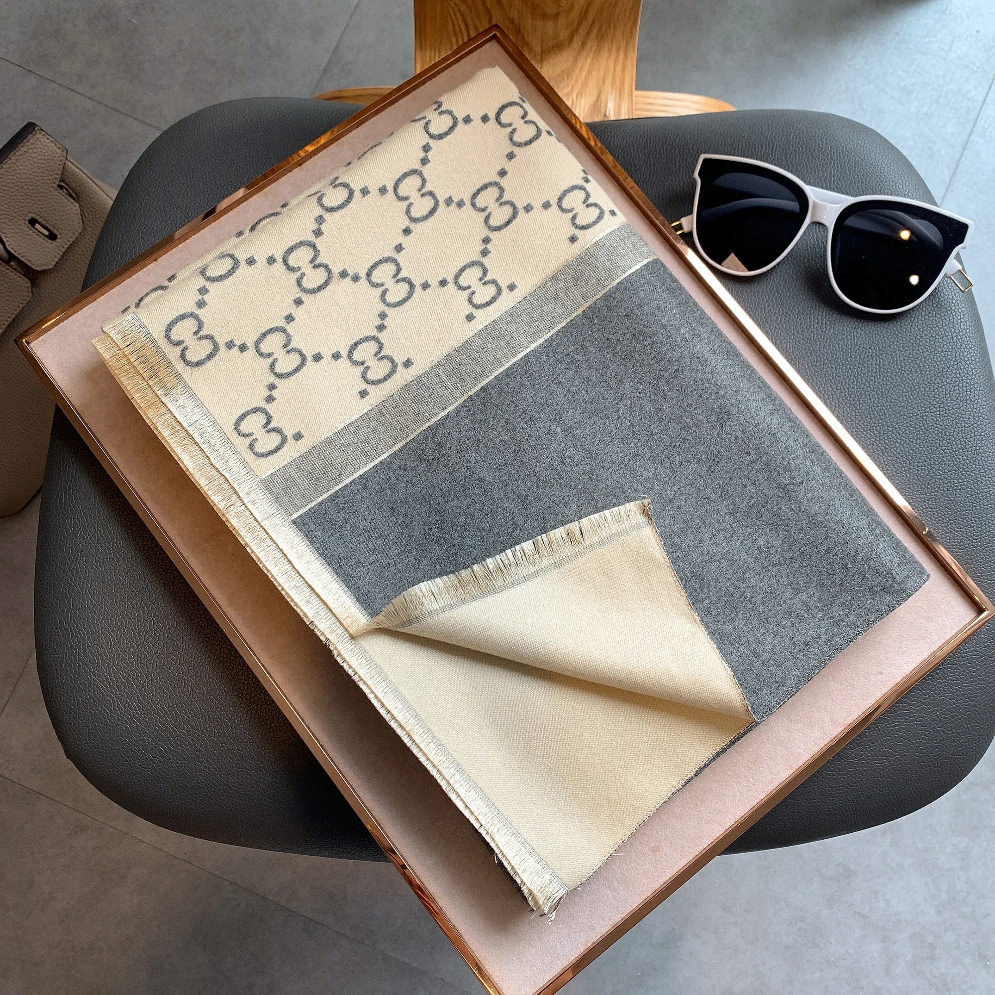 2025 Autumn and Winter New European and American Warm Scarf Women Long Style Air-conditioned Room Shawl Fashion Thickened - Image 2