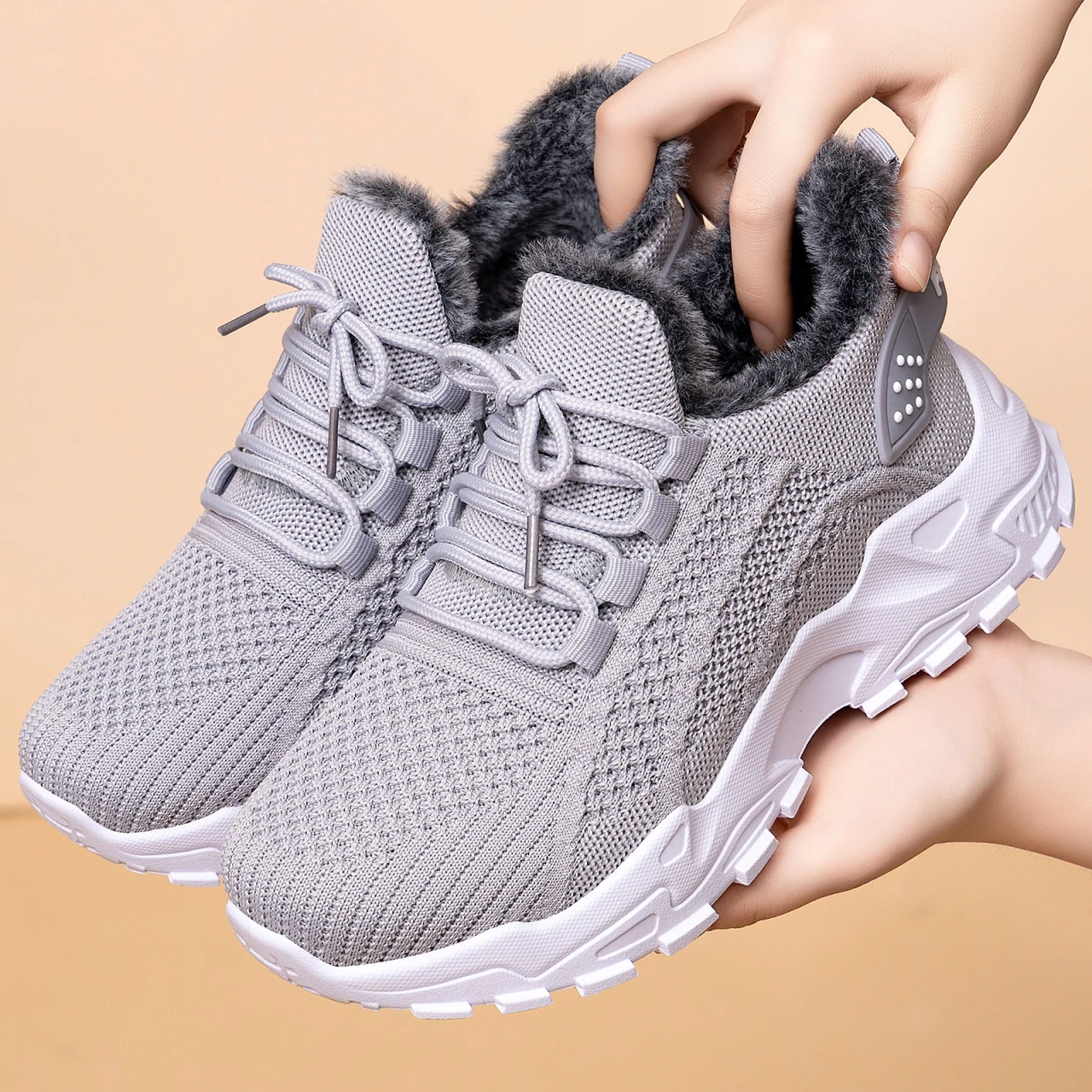 New Autumn and Winter Fleece-Lined Sneakers, Breathable Classic Retro Dad Shoes, Suitable for Winter Daily Travel and Sports, Casual and Versatile - Image 4
