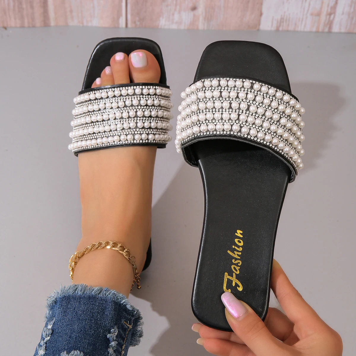 Women's fashionable flat sandals with artificial pearl and rhinestone decoration slippers - Image 3