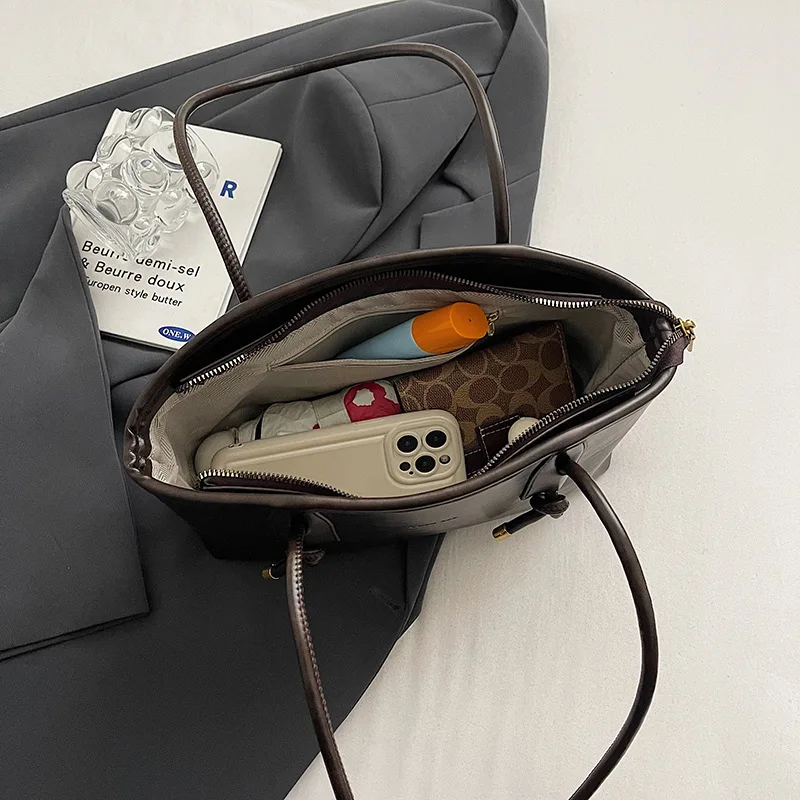 PU Leather Shoulder Bags For Women 2025 Winter Y2K Trend Female Crossbody Bag Lady Handbags And Purses Retro Tote Bag bolso - Image 6