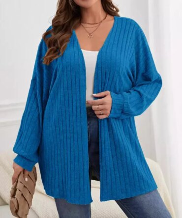 Autumn and Winter  Plus Size Women's 1XL-5XL Solid Color Loose Cardigan Top Women's Long Sleeved Knitted Jacket