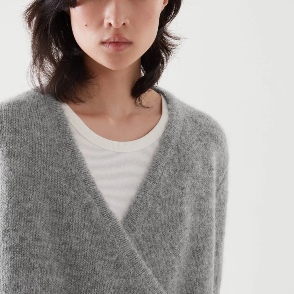 Ethereal cotume 2025 YAZHIMEI winter new style of Ladies' casual fashion standard wool blend asymmetrical cardigan