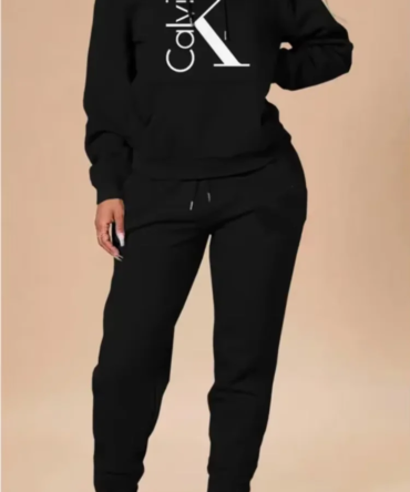 Women's Casual Hooded Sweatshirt Long Sleeve Letter Print Top Winter Fitted Sportswear with Pockets