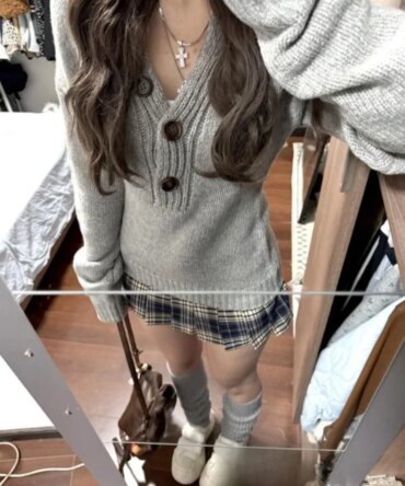 Y2k Gray V Neck Sweaters Mujer 2025 Autumn Winter New Knitted Pullover Fashion Slim Fit Long Sleeve Top for Women