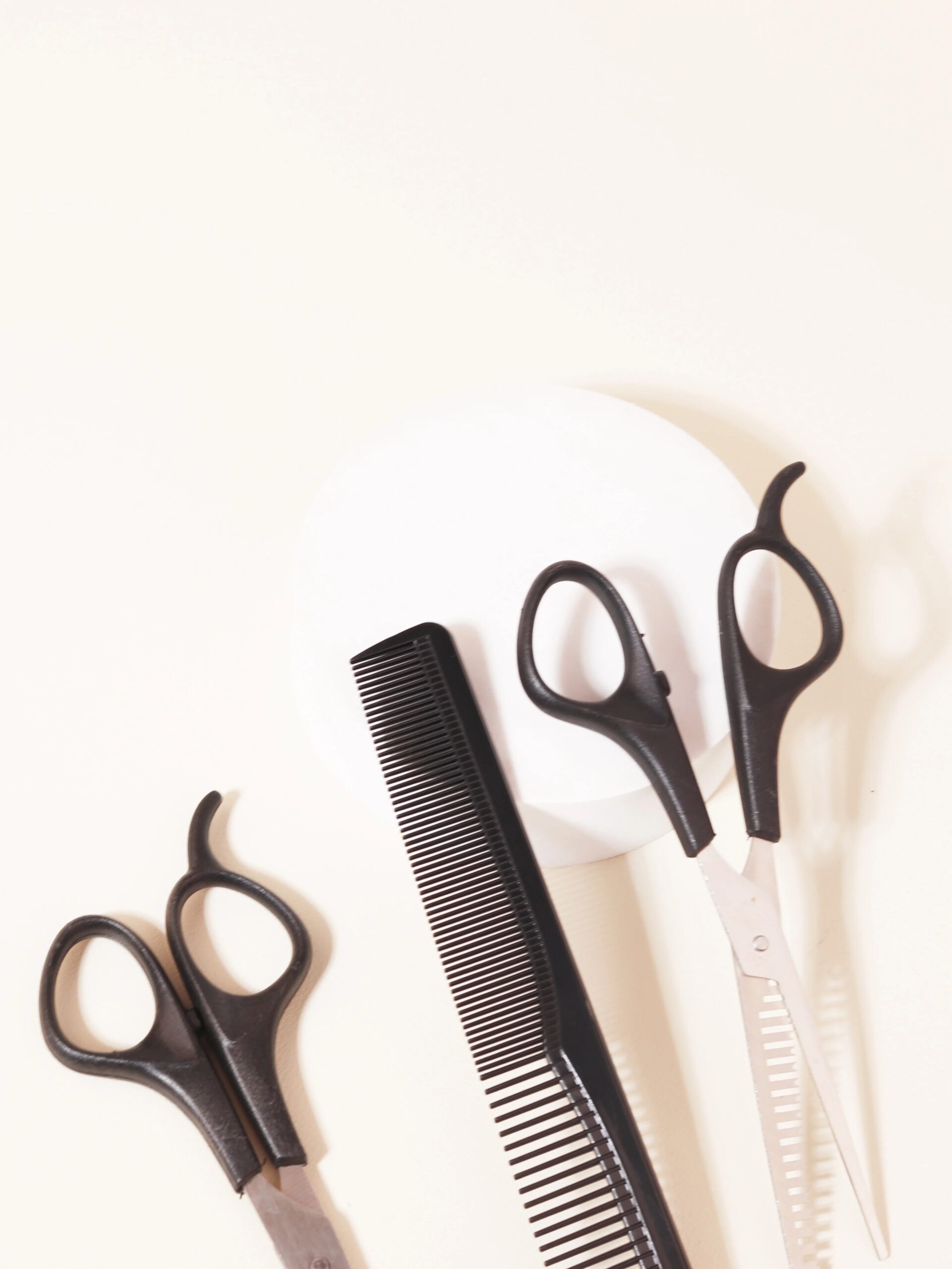 3pcs Scissors Sets-Suitable for Thinning and Styling Hair-for Men and Women for Finishing, Point Cuts, and Flat Cuts - Image 4